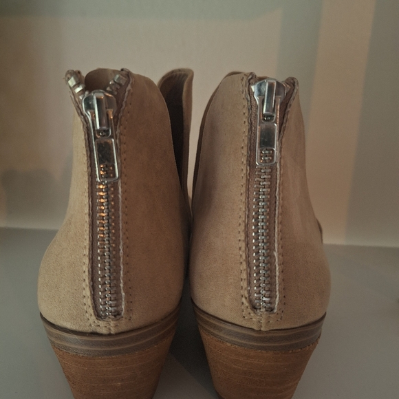 Madden Girl Booties Suede Square Heels Pull On NWT - Picture 4 of 7